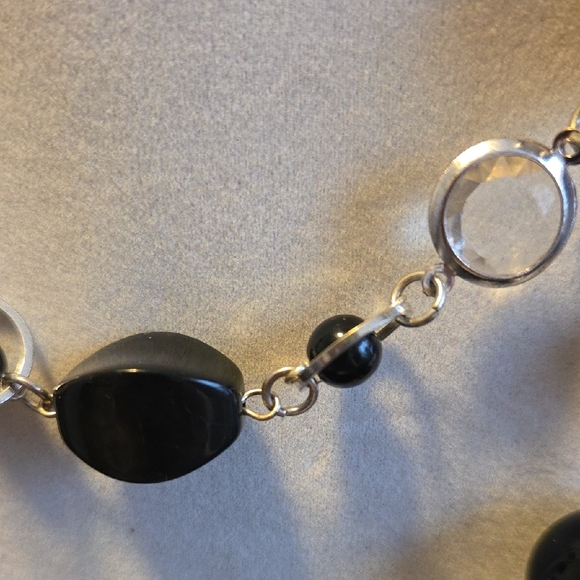Elegant Black and Silver Women's Necklace - Picture 2 of 7